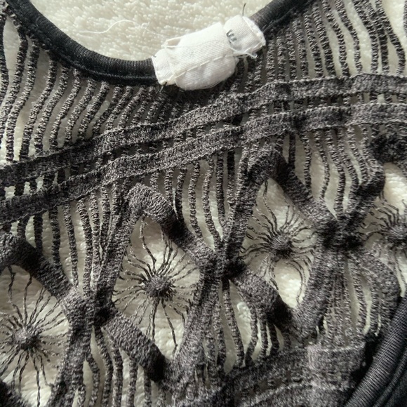 🔆Moving Sale 20% Off 🔆Black Tank with Detailing - Picture 3 of 5